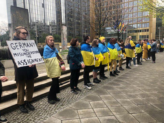 Сумасшедшие украинцы требуют уволить из немецкой газеты Die Welt Марину Овсянникову