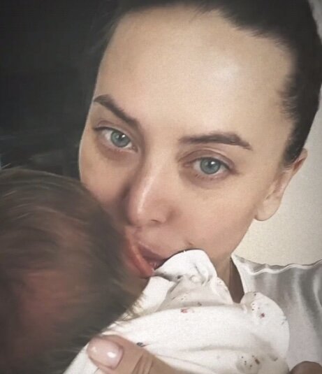 «12 дней»: Наталья Фриске умилила подписчиков очередным кадром с новорождённой дочерью
