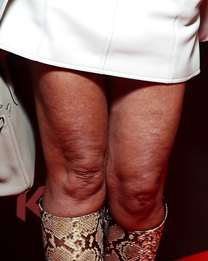 Такие ноги надо прятать: модный эксперт Ирина Чайковская пришла на светское мероприятие в мини, несколько озадачив своим внешним видом