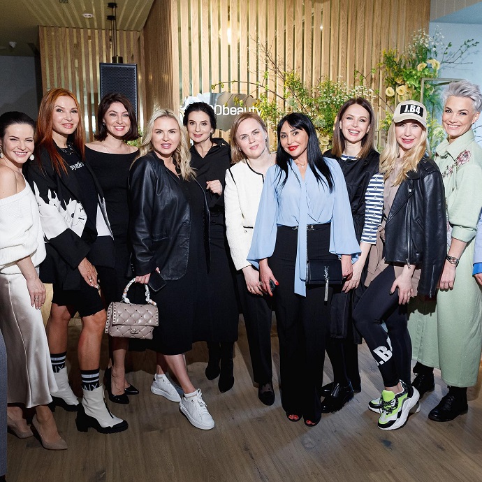 Nastya Stotskaya, Evelina Bledans and Lera Kudryavtseva met to talk about beauty