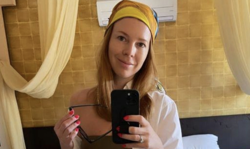 "Я без тебя не могу": Наталья Подольская опубликовала снимок своих ножек во время отдыха на пляже