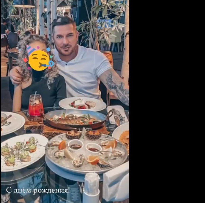 Курбан Омаров показал свою новую подружку
