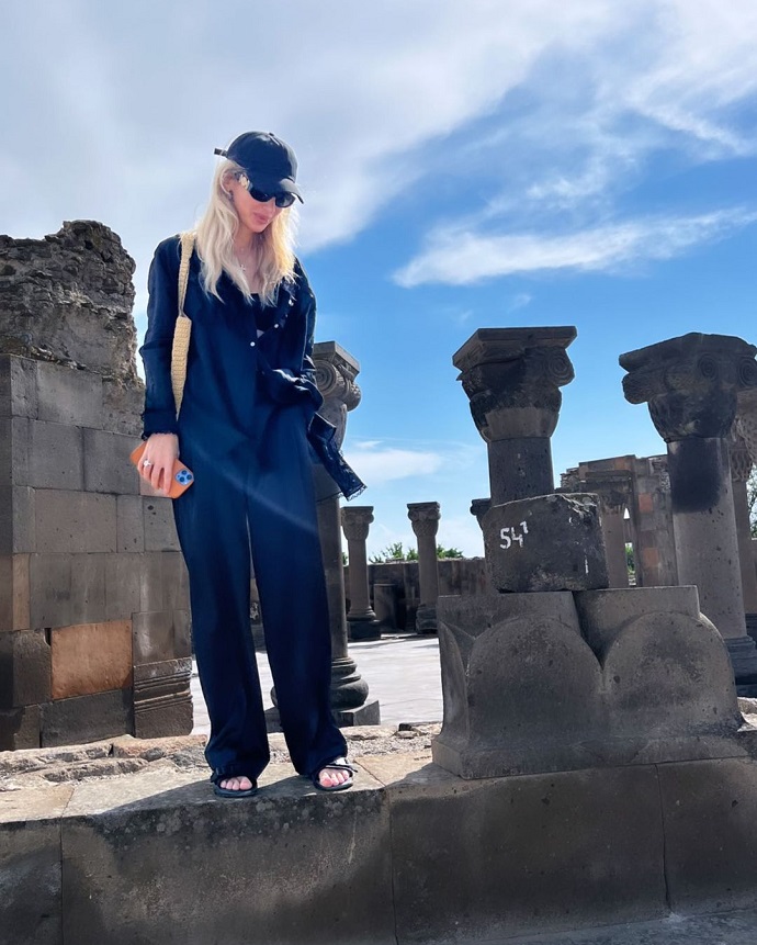 Нателла Крапивина объявила о скидках на выступления Светланы Лободы