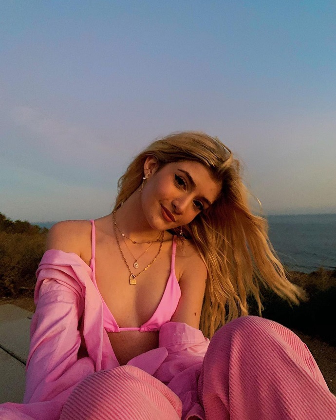 Дочка Чарли Шина решила поторговать телом и зарегилась в OnlyFans: ТОП фото Сами Шин