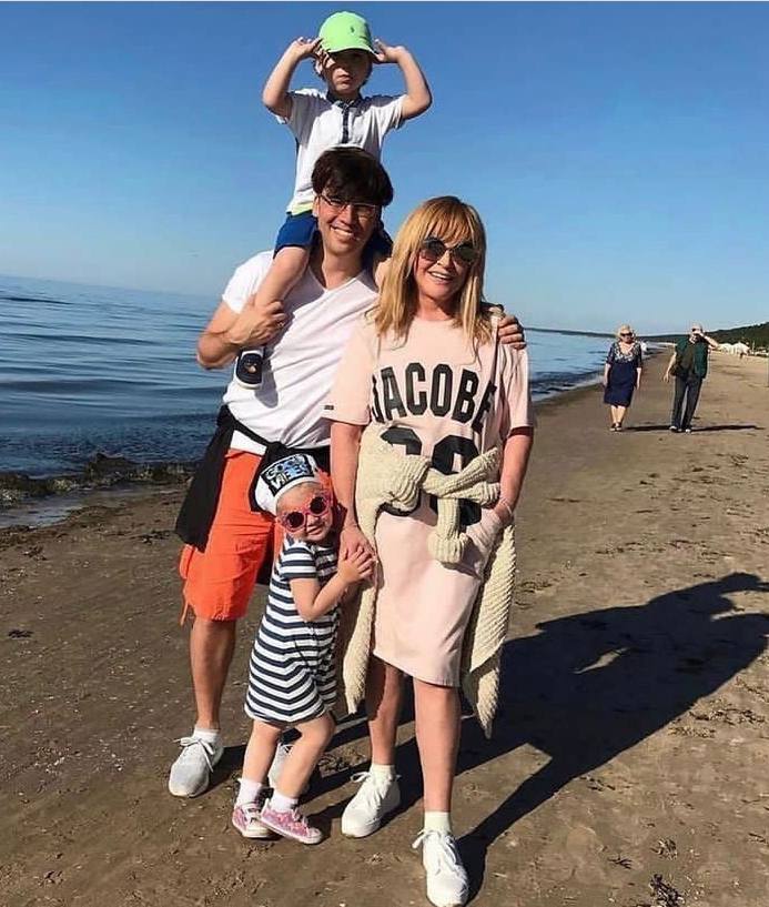 Израиль не помог: Алла Пугачева попала под западные санкции