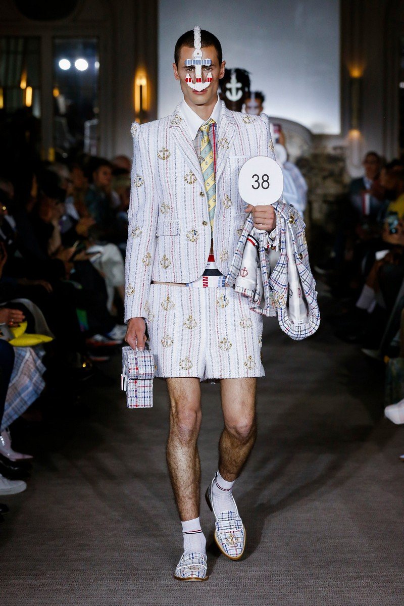 То ли мужчины, а то ли виденье: в Париже прошёл эпатажный показ Thom Browne 