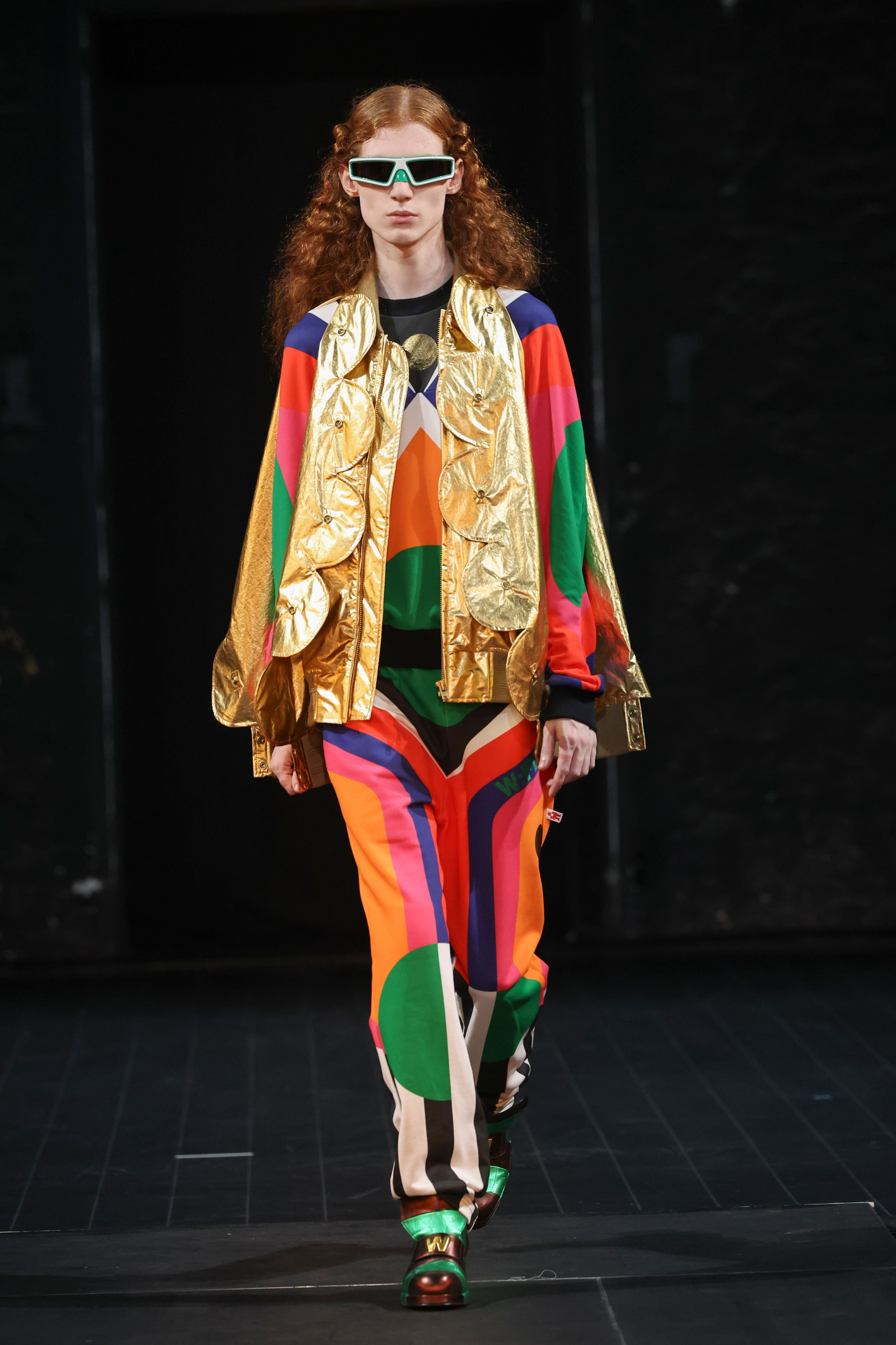 Извращенный театральный ренессанс: Бельгийский модельер Walter Van Beirendonck пригласил всех в театр на показе свой новой коллекции. ТОП-10 самых завораживающих образов.

