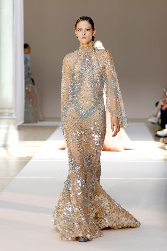 ТОП-10 эротических фантазий арабского мужчины: Elie Saab открывает женское тело на Неделе высокой моды в Париже