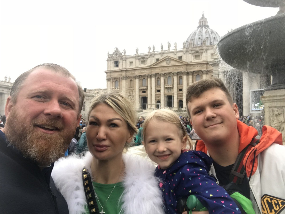 Эскорт и онкология: жена Константина Ивлева поведала о своем прошлом