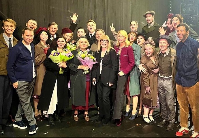 Вернувшись в Россию, Алла Пугачева окунулась с головой в светскую жизнь Вернувшись в Россию, Алла Пугачева окунулась с головой в светскую жизнь