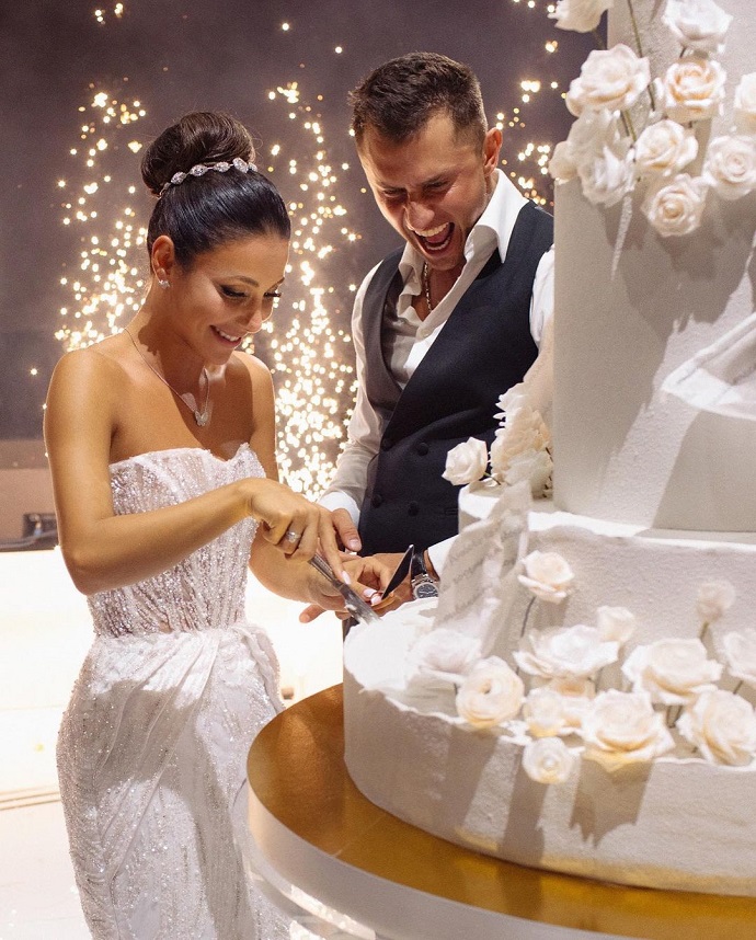 Павел Прилучный намекнул на беременность своей жены Зепюр Брутян Павел Прилучный намекнул на беременность своей жены Зепюр Брутян