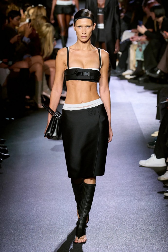 Белла Хадид в эротичном кружевном платье отметила своё 26-летие: ТОП-10 сексуальных образов модели Белла Хадид в эротичном кружевном платье отметила своё 26-летие: ТОП-10 сексуальных образов модели