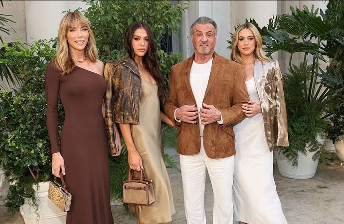 Дженнифер Лопес и Бен Аффлек на показе Ralph Lauren впервые засветились на красной дорожке после свадьбы