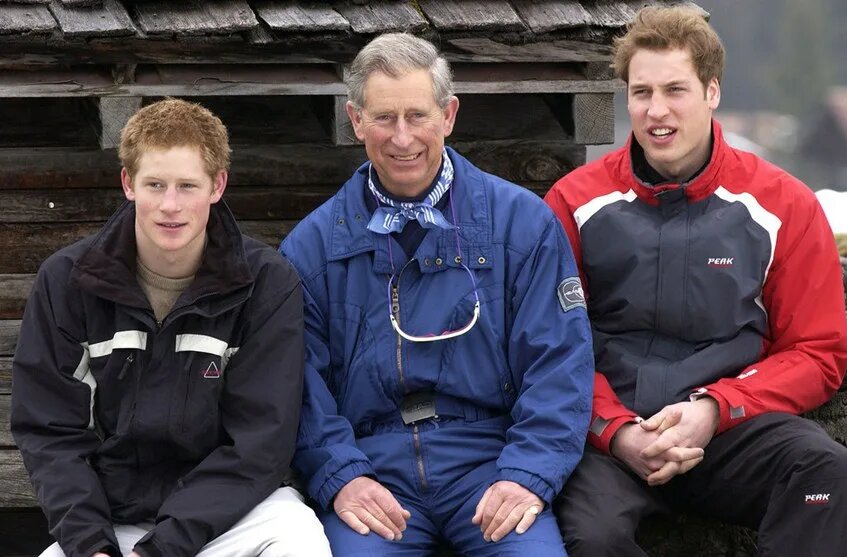 Принц Гарри отказался провести Рождество с отцом и братом, но приедет в Великобританию по скандальному поводу