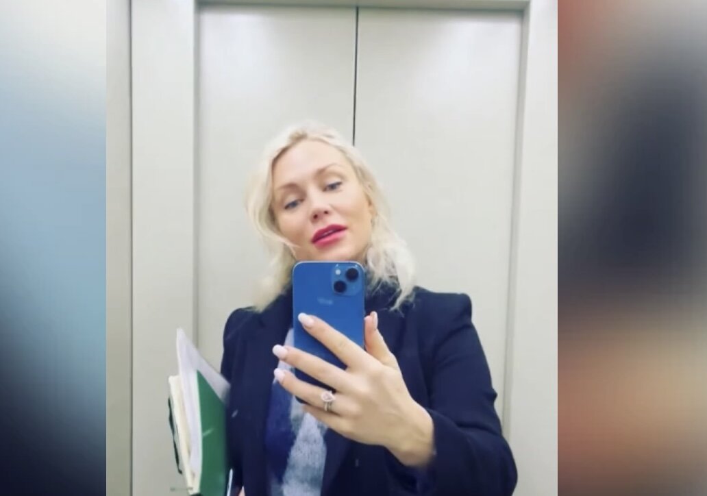 Синяки и недосып: Катя Гордон вышла на работу через 5 дней после родов