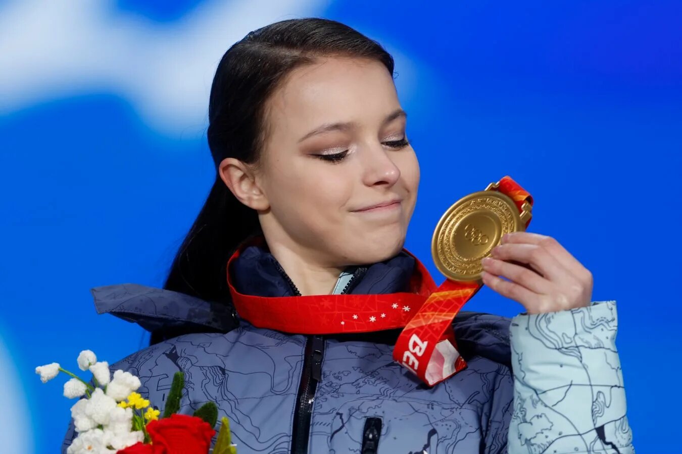 «Себе на уме»: олимпийская чемпионка Анна Щербакова призналась, почему не уходит от тренера Этери Тутберидзе в отличие от своих коллег