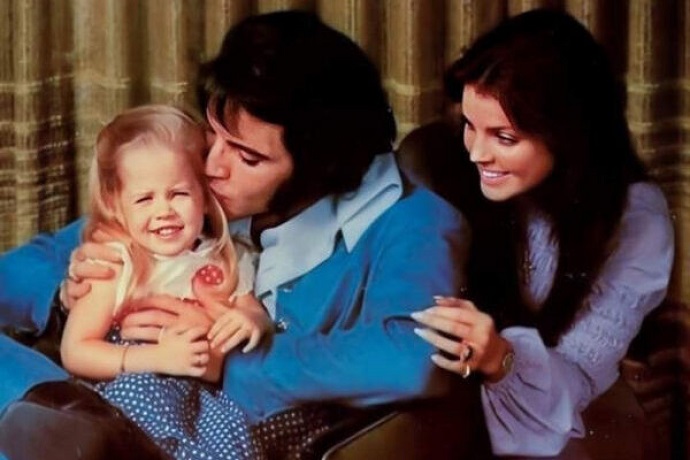 При странных обстоятельствах скончалась дочь Элвиса Пресли и жена Майкла Джексона Лиза Мари