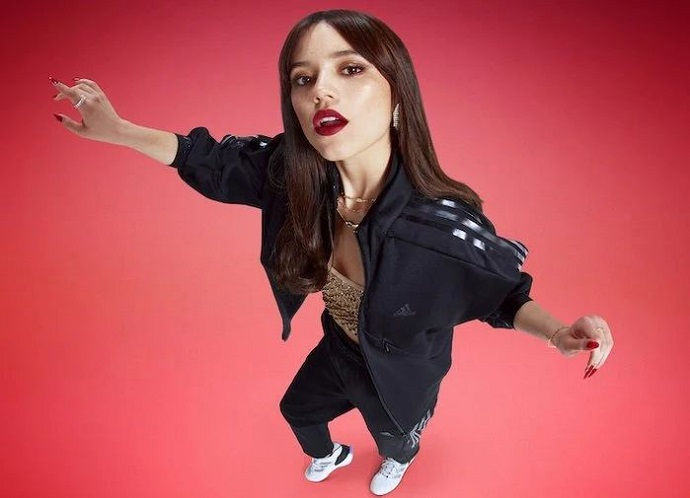 "Уэнсдей Аддамс − новое лицо Adidas": Дженна Ортега снялась в рекламной компании  спортивного бренда