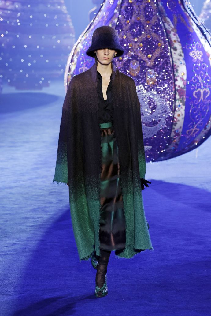 Дева Кассель, Шарлиз Терон и Галь Гадот посетили показ Christian Dior в рамках Недели моды в Париже. ТОП самых завораживающих образов из новой коллекции модного дома