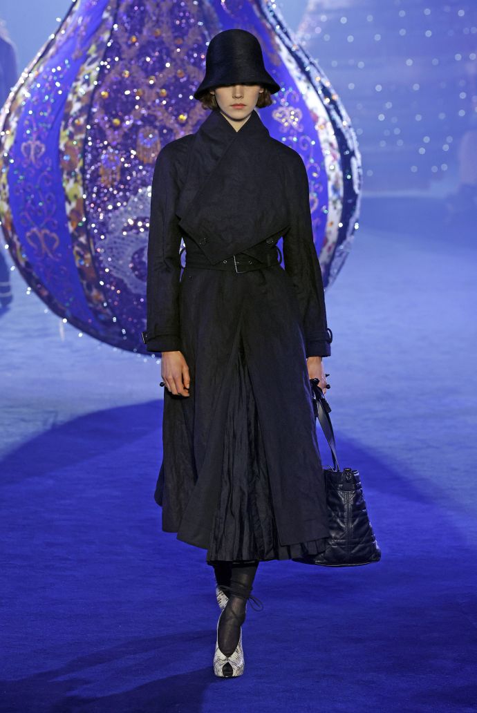 Дева Кассель, Шарлиз Терон и Галь Гадот посетили показ Christian Dior в рамках Недели моды в Париже. ТОП самых завораживающих образов из новой коллекции модного дома