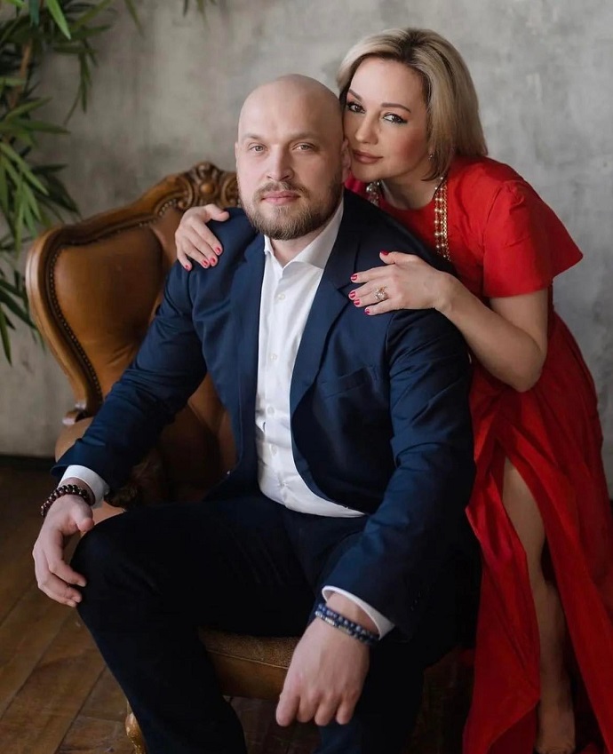 Татьяна Буланова заявила, что после свадьбы с молодым мужчиной ее привычной фамилии больше не будет на сцене 