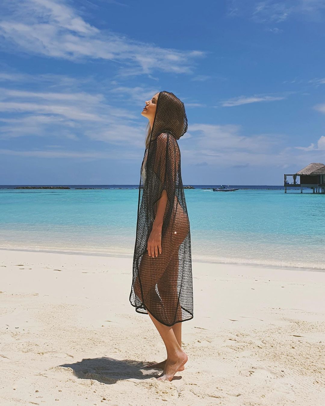 Глюкоза улетела на отдых без мужа. ТОП пляжных фото Натальи Чистяковой Ионовой