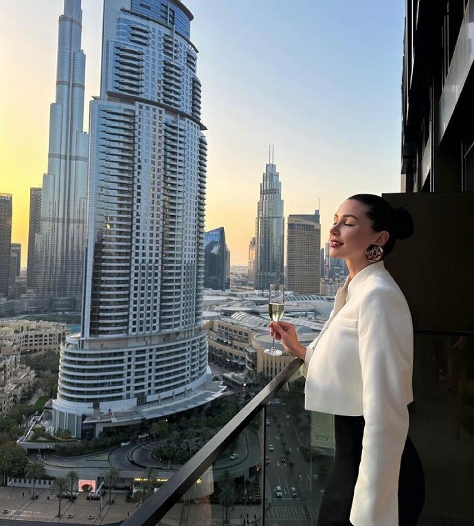 «Работа бывает разной»: дочь Анастасии Заворотнюк объяснила, откуда у нее деньги на роскошную жизнь в Дубае