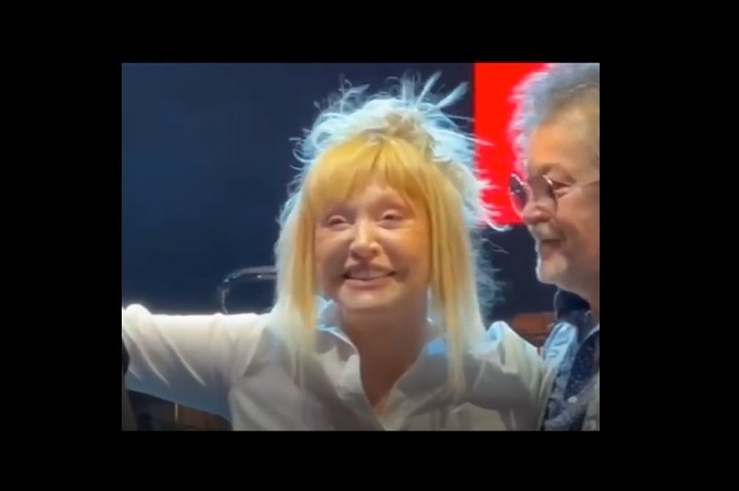 Неузнаваемая Алла Пугачева пришла на концерт «Машины времени»