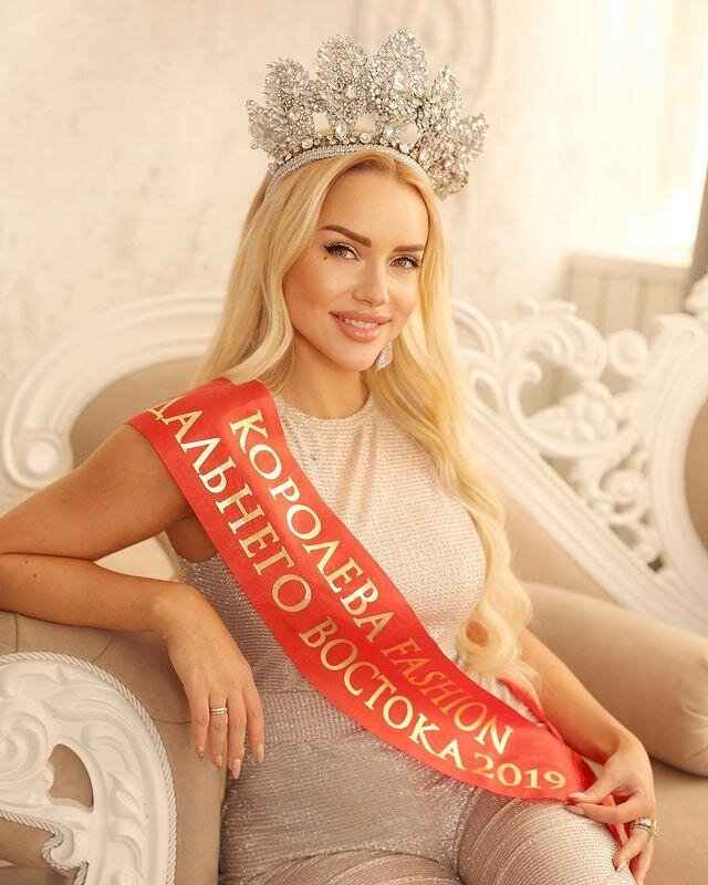 «Срань Господня»: новой «Миссис Россия 2023» стала Наталья Безматерных, на которую сложно смотреть без мата. Топ фото участниц конкурса