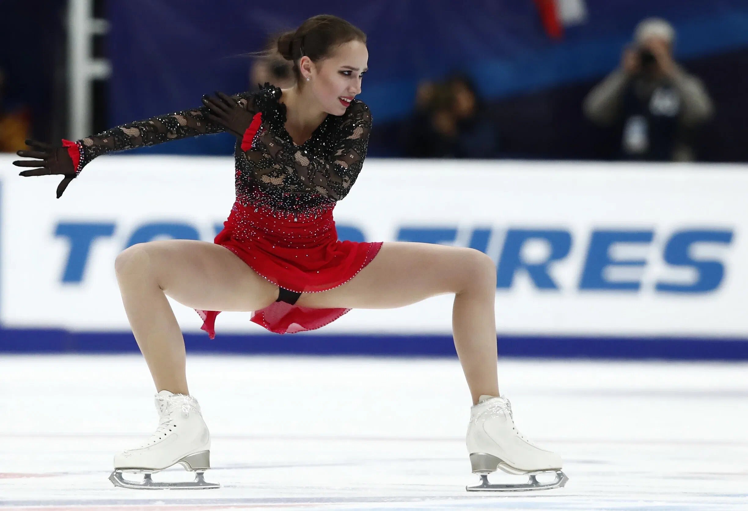 Фигуристка Евгения Медведева попала в ДТП
