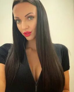 Нищеброд: поссорившись с Анной Седоковой, нищий Янис Тимма пришел в стрип клуб, но случился конфуз. ТОП горячих фото бывшей жены Яниса Тиммы Саны