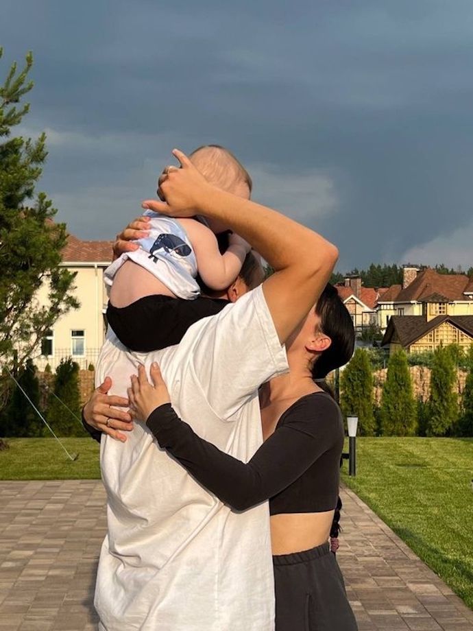 «Женская дружба есть»: Ольга Серябкина и Катя Кищук поделились совместным фото без макияжа