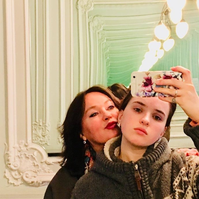 «Я не Святая Лариса»: Гузеева поскандалила с подписчиками из-за своей 23-летней дочери