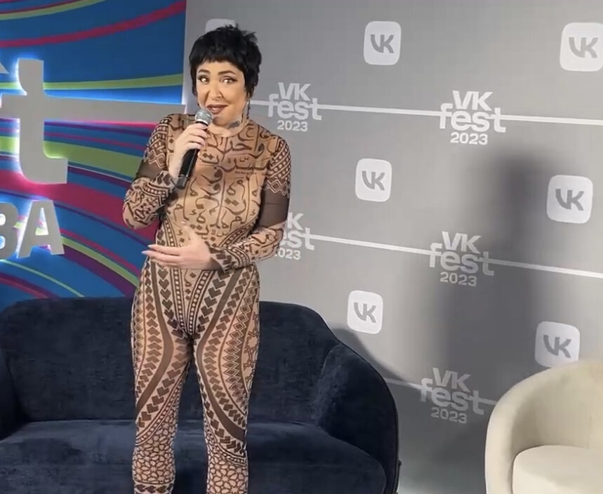 59-летняя Лолита повторила свой скандальный образ в прозрачном комбинезоне, но теперь она в нём выглядит по-другому. ТОП 10 фото провальных образов Лолиты Милявской 59-летняя Лолита повторила свой скандальный образ в прозрачном комбинезоне, но теперь она в нём выглядит по-другому. ТОП 10 фото провальных образов Лолиты Милявской