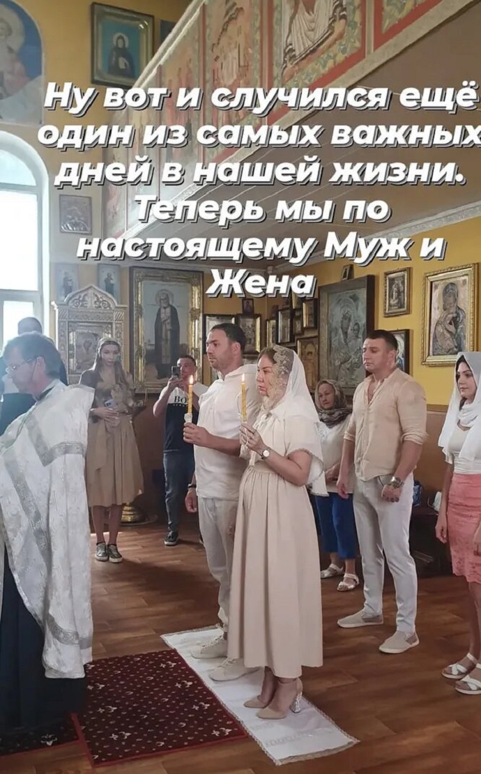 «Теперь мы по-настоящему муж и жена»: звезда «Дома-2» Александр Гобозов обвенчался с беременной женой. Фото