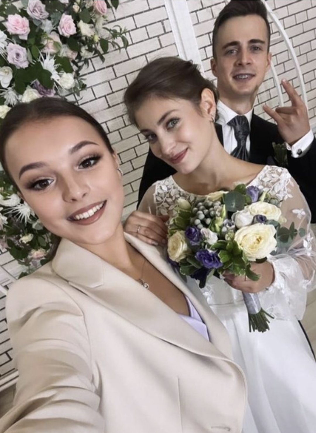 В прошлом соперница рассекретила свадьбу 19-летней Алёны Косторной