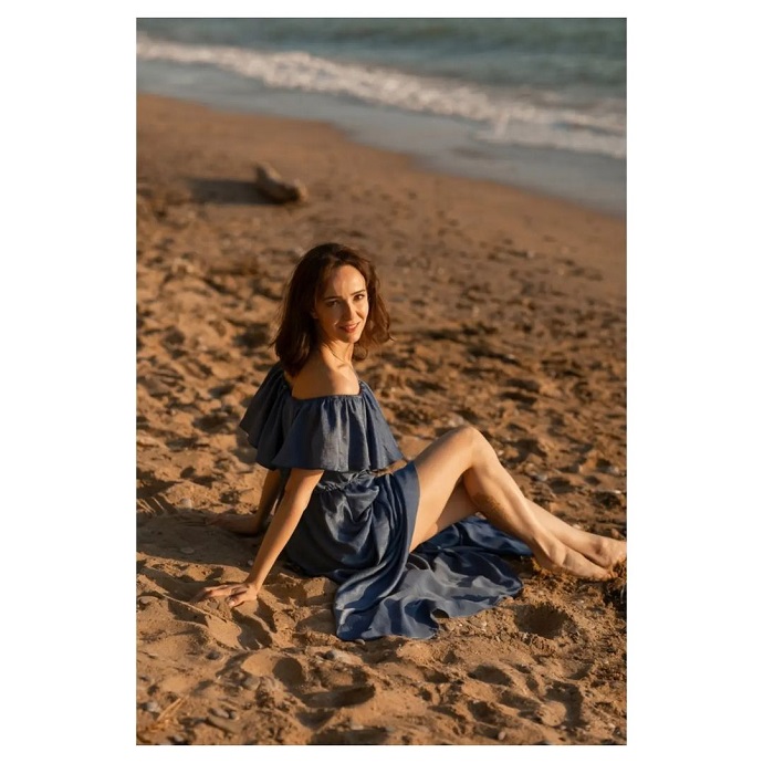 «Всё. Закончился отпуск»: Валерия Ланская показала стройные ножки на новых фото с пляжа. Топ горячих снимков актрисы с минимальным количеством одежды 