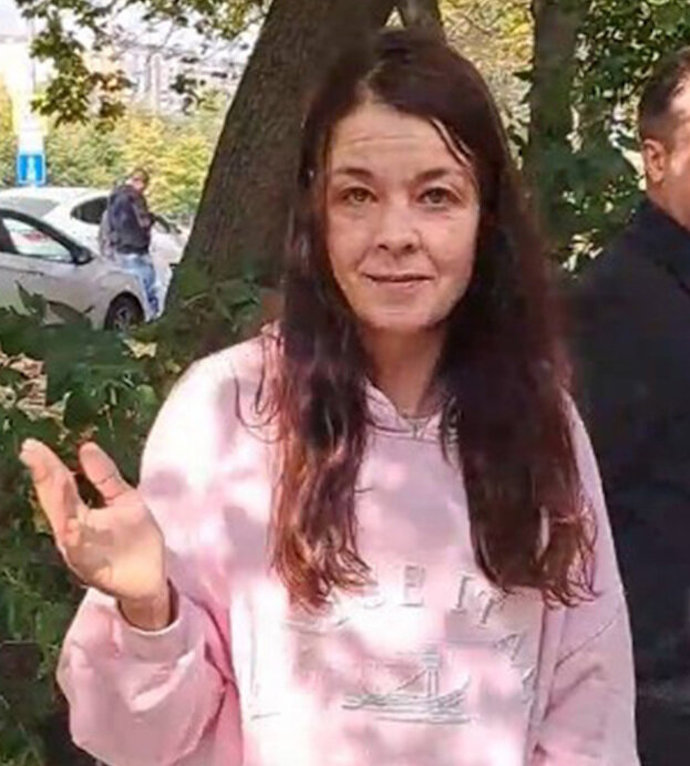 «Очень сильно переживает»: близкие Юлии Захаровой высказались о ее состоянии после пьяного скандала на похоронах Гришечкина 