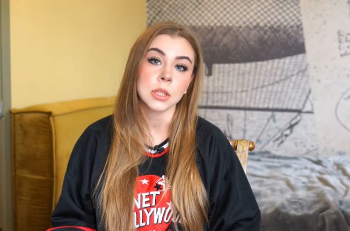 19-летняя крестница Пугачёвой с размахом отметила рождения, игриво потряхивая молодой грудью. Топ-фото юной любительницы роскошной жизни Алины Галкиной 