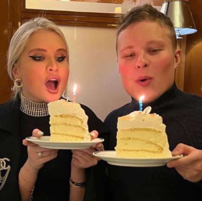 Александр Малинин эмоционально поздравил с днём рождения своих двойняшек