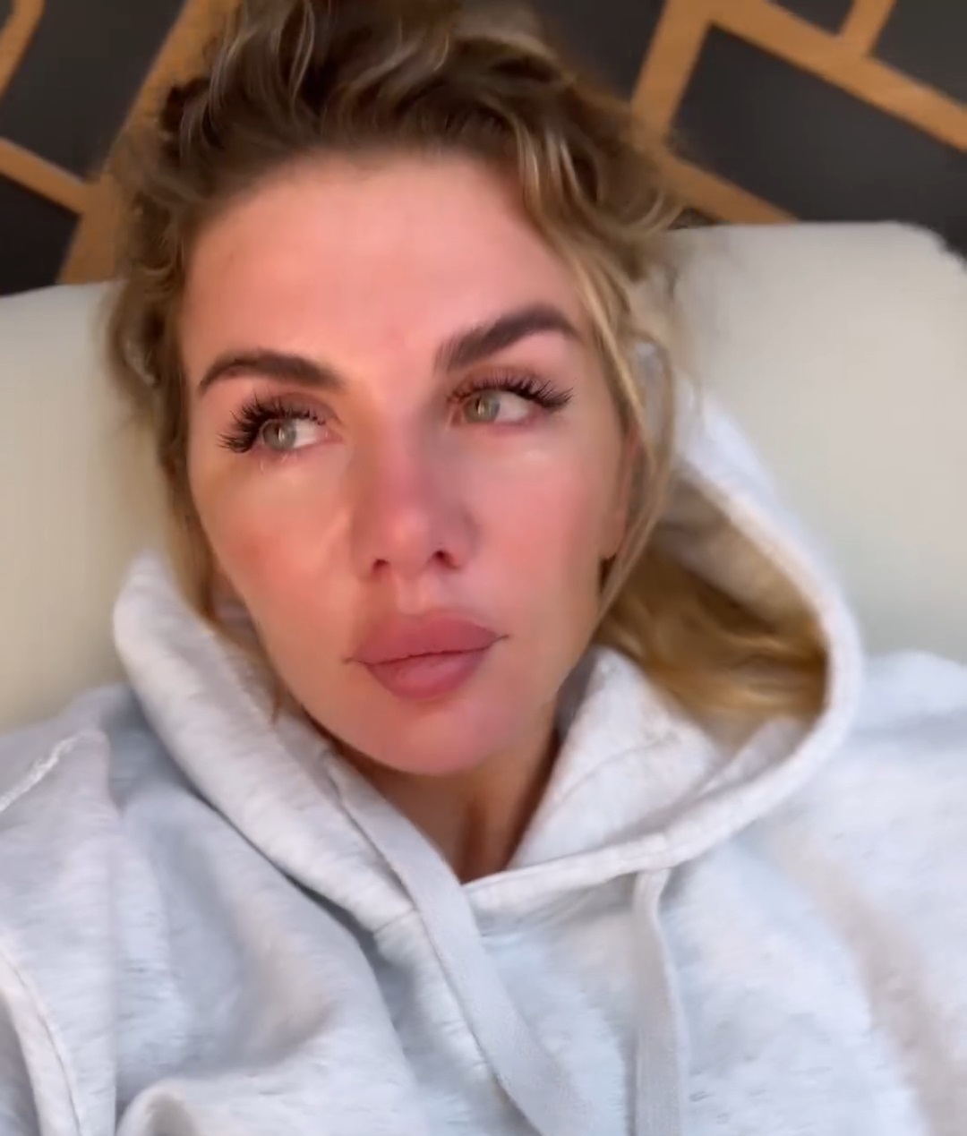 Анна Седокова перешла в стадию активного поиска и начала постить откровенные фото из ванной. Топ самых провокационных фото Анны Седоковой Анна Седокова перешла в стадию активного поиска и начала постить откровенные фото из ванной. Топ самых провокационных фото Анны Седоковой