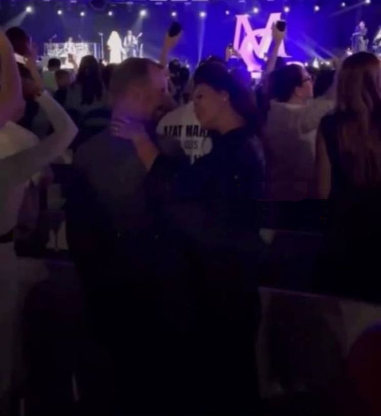 Мужа Нюши Игоря Сивова уже заметили целующимся с другой женщиной