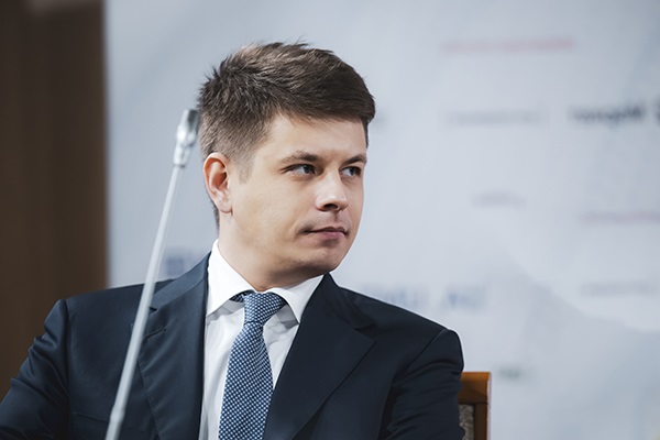 Праздничный ажиотаж спровоцировал взрывной рост спроса на драгоценности в  SUNLIGHT. Мужчины из каких городов оказались самыми щедрыми и какие украшения стали самыми популярными