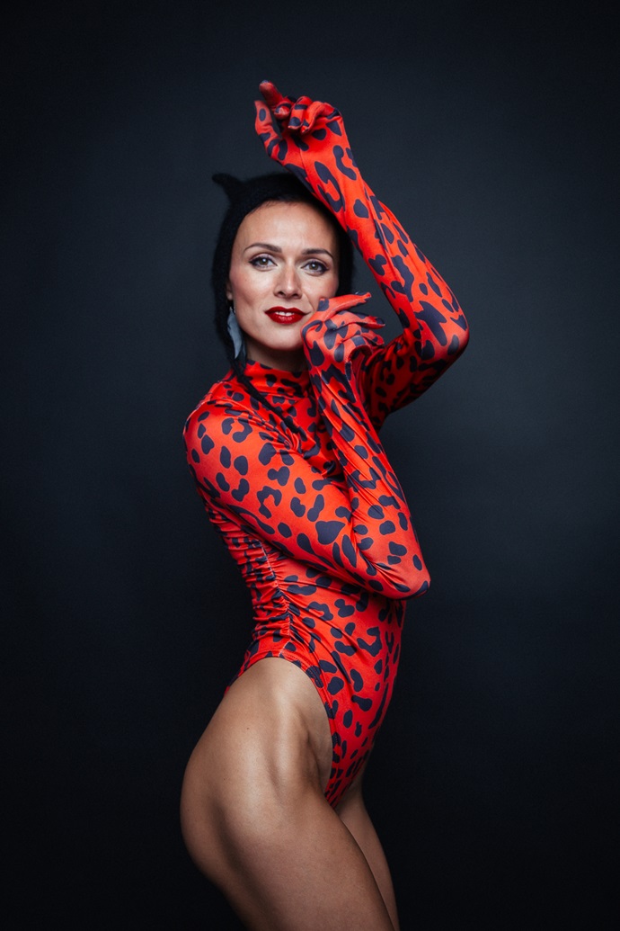 Мастер тантры Екатерина Плотко вложила всю свою энергию в трек «Моя сила»