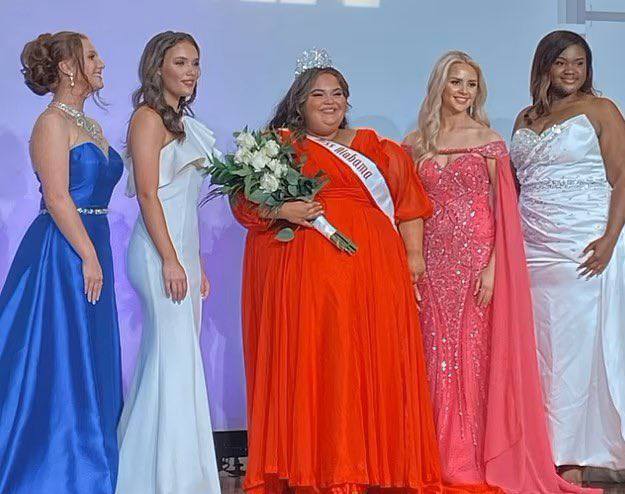 На конкурсе Мисс Алабама победила 123 килограммовая девушка, а рэперша Sexyy Red выдвинула свою кандидатуру на пост президента США