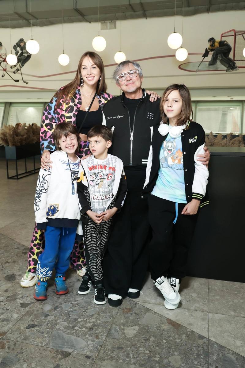 От Дмитрия Диброва ушла жена к "другу семьи" От Дмитрия Диброва ушла жена к "другу семьи"