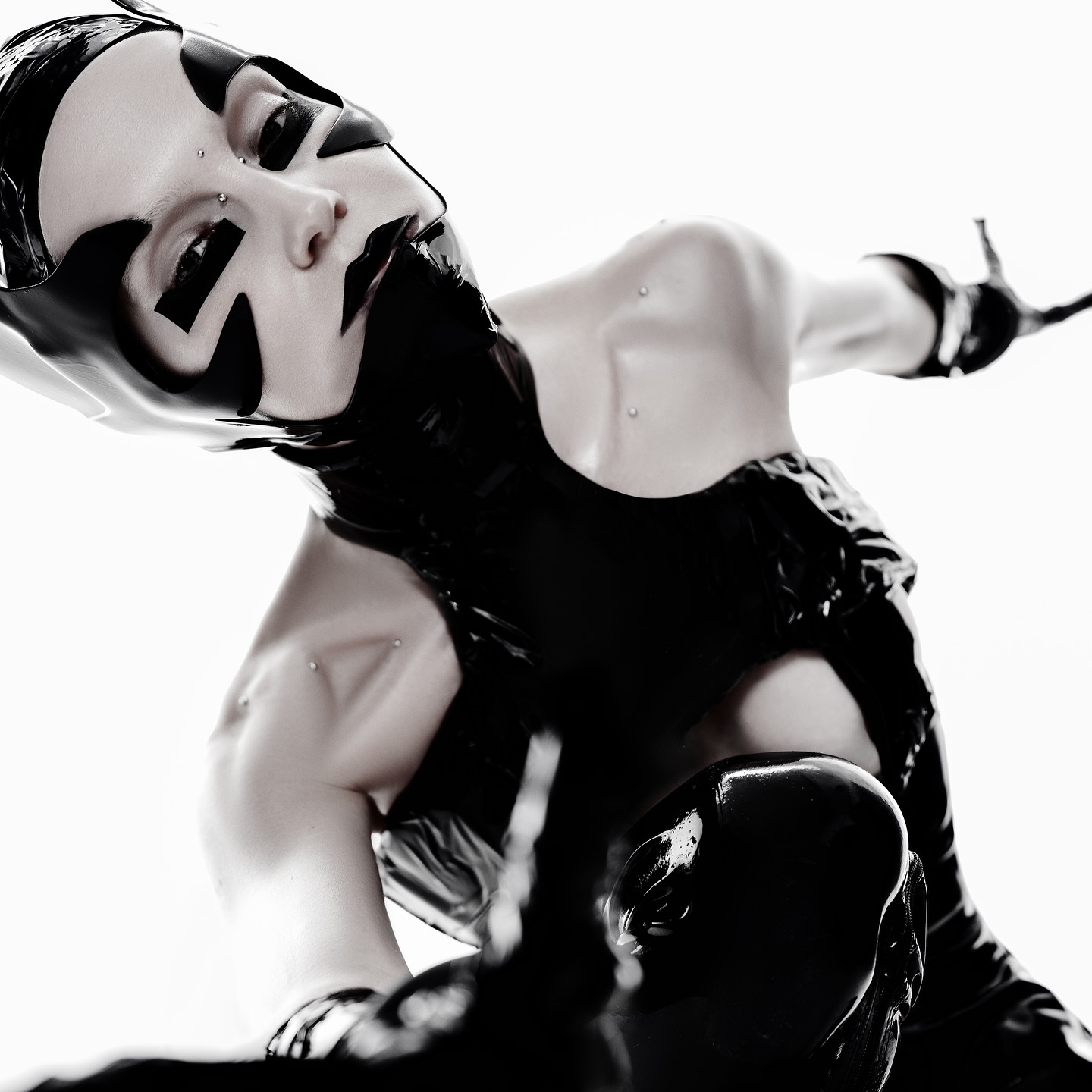 Наташа Чистякова-Ионова превращается из глюкозы в лимонную кислоту Наташа Чистякова-Ионова превращается из глюкозы в лимонную кислоту