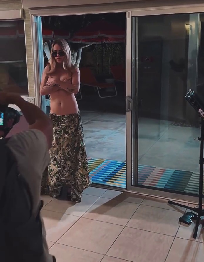 Еще одна подружка Бритни Спирс Тэрин Мэннинг начала танцевать голышом