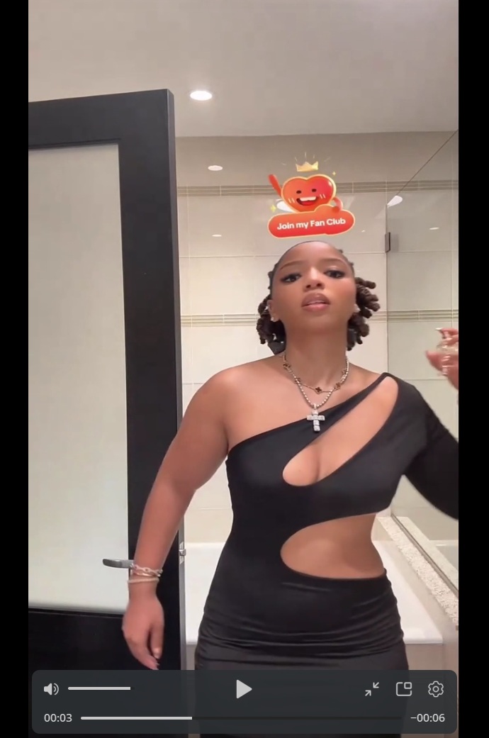 У Хлои Бейли случился «упс» во время стрима У Хлои Бейли случился «упс» во время стрима