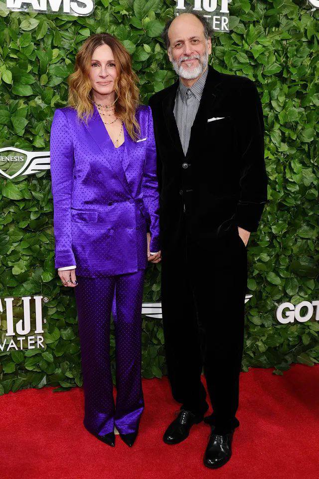 На вручение премий Gotham Film Awards Эль Фаннинг появилась в очень смелом платье, а Рианна завернулась в простыню